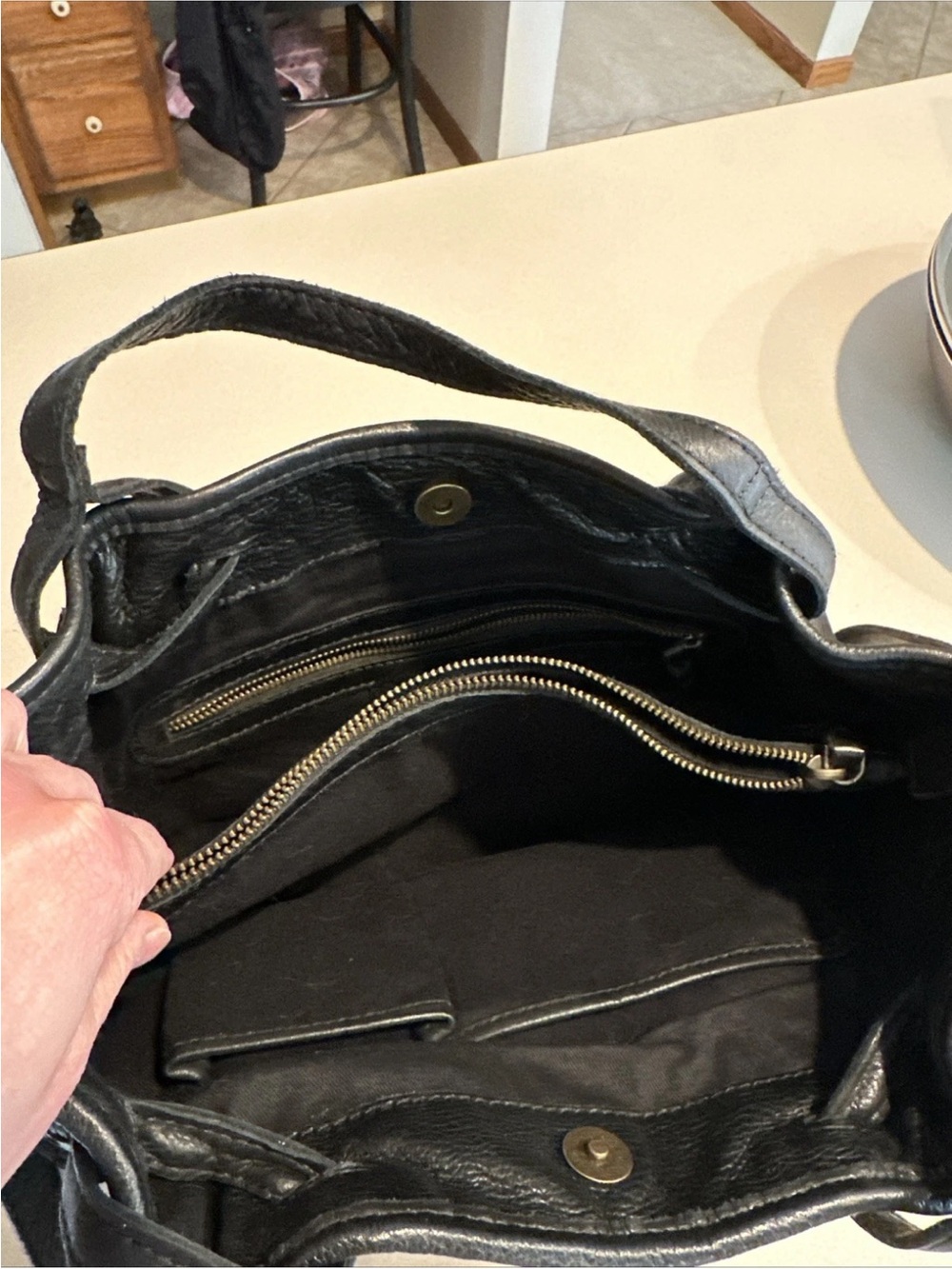 Black Woven Leather Bag - Classic satchel - Picture 3 of 4